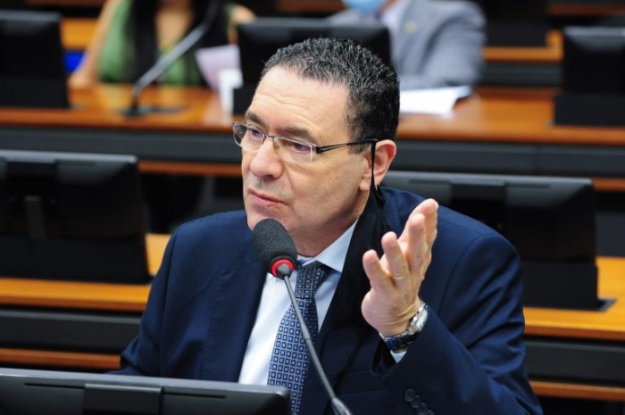 Vitor Lippi foi o relator da proposta e apresentou um substitutivo - (Foto: Billy Boss/Câmara dos Deputados)