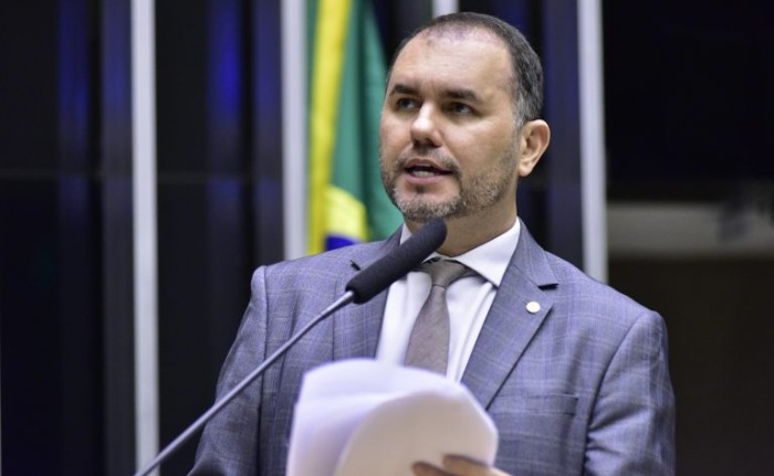 Moses Rodrigues ampliou o alcance do projeto original - (Foto: Zeca Ribeiro/Câmara dos Deputados)