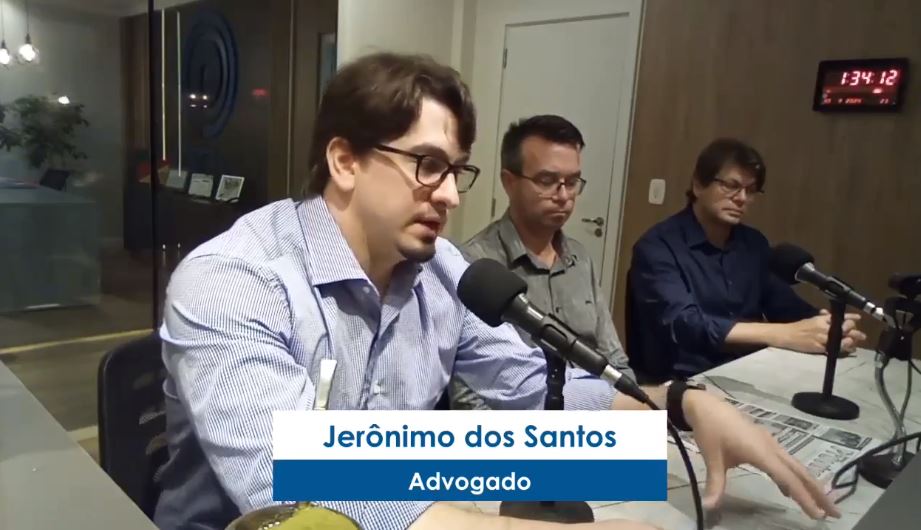 Os advogados Jerônimo, Scherer e Felipe em entrevista na Rádio Província (Foto: Reprodução/Rádio Província)