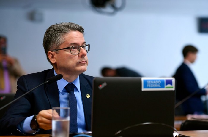 Alessandro Vieira apresentou relatório favorável ao PL 4.503/2023, que segue para a CCJ - Foto: Edilson Rodrigues/Agência Senado