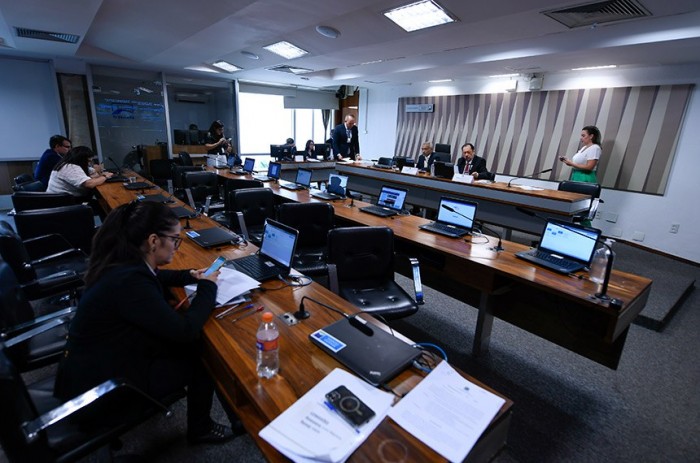 Para o senador Romário, criação de liga independente geraria mais lucro para o futebol brasileiro - Foto: Edilson Rodrigues/Agência Senado