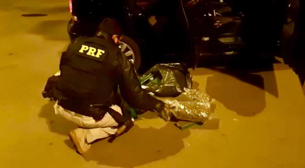 Apreensão ocorreu na madrugada da quarta-feira (Foto: Divulgação/PRF)