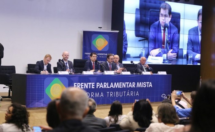 Parlamentares esperam que a reforma promova crescimento econômico - (Foto: Vinicius Loures / Câmara dos Deputados)
