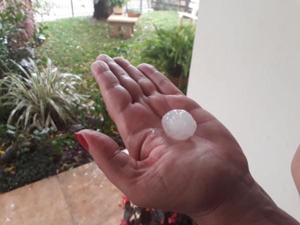 No domingo (23), uma chuva de granizo causou prejuízos consideráveis no interior de Ijuí. (Foto: Divulgação/Rádio Progresso de Ijuí)