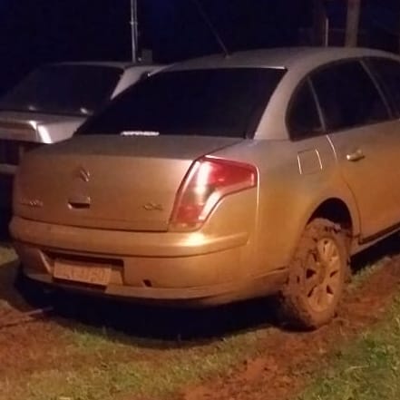 Veículo apreendido junto com os suspeitos dos assassinatos (Foto: Major Diego Munari/7º BPM)