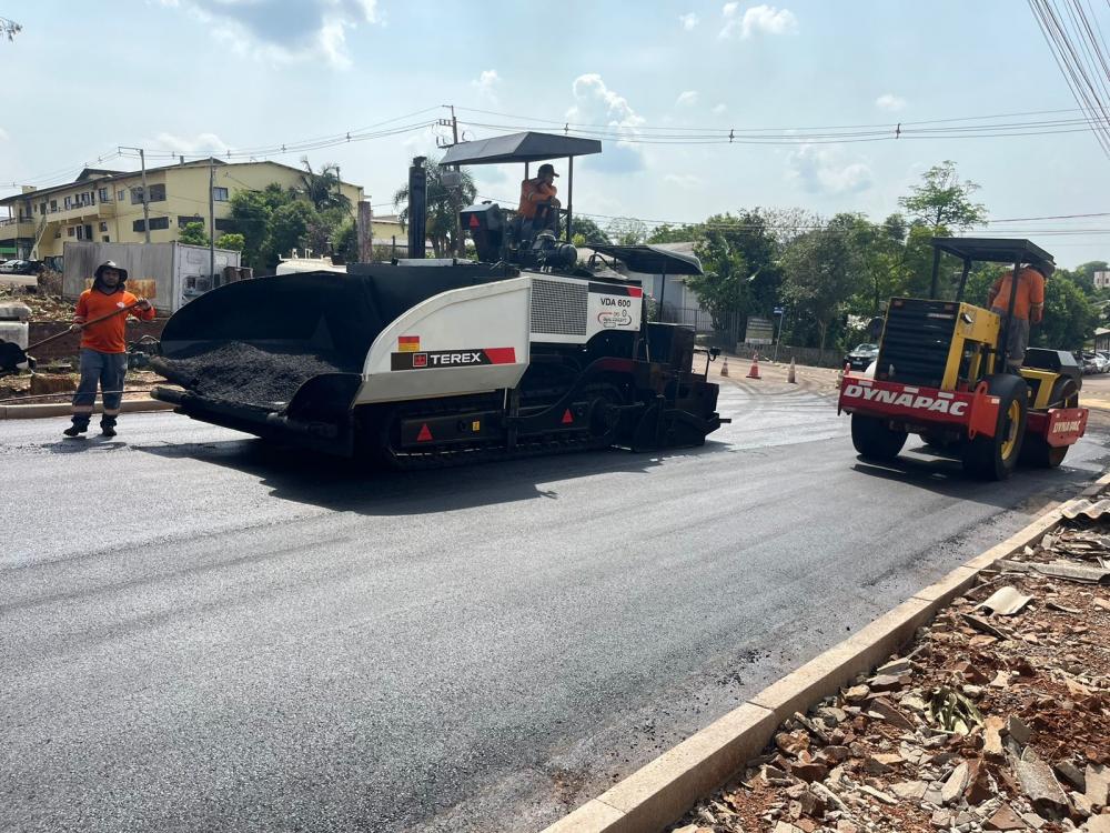 Pavimentação está sendo realizada nas ruas de Mirgauaí (Foto: Rádio Planeta FM)