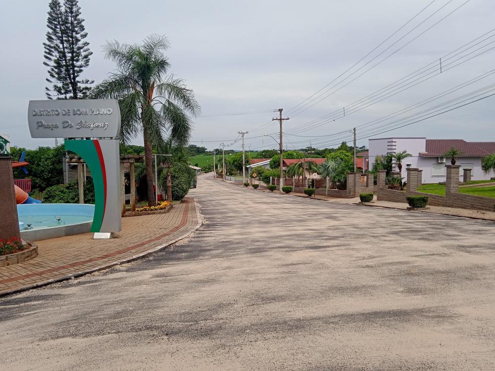 Asfalto em Bom Plano foi concluído no inicio desse ano (Foto: Prefeitura de Vista Gaúcha)