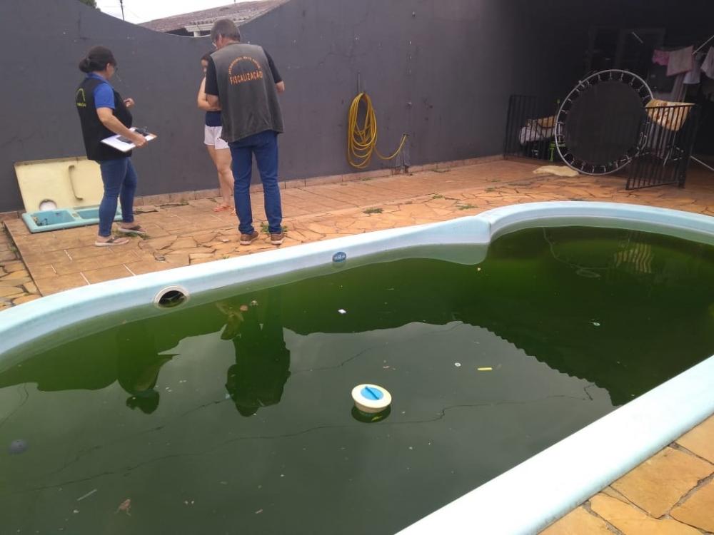Agentes estão visitando casas para conter o avanço da doença (Foto: Secretaria de Saúde de Tenente Portela)