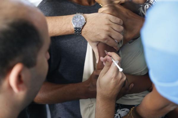 Balanço mostra que 97,7% do público-alvo foram vacinados contra o sarampo (Foto: Fernando Frazão/Agência Brasil)