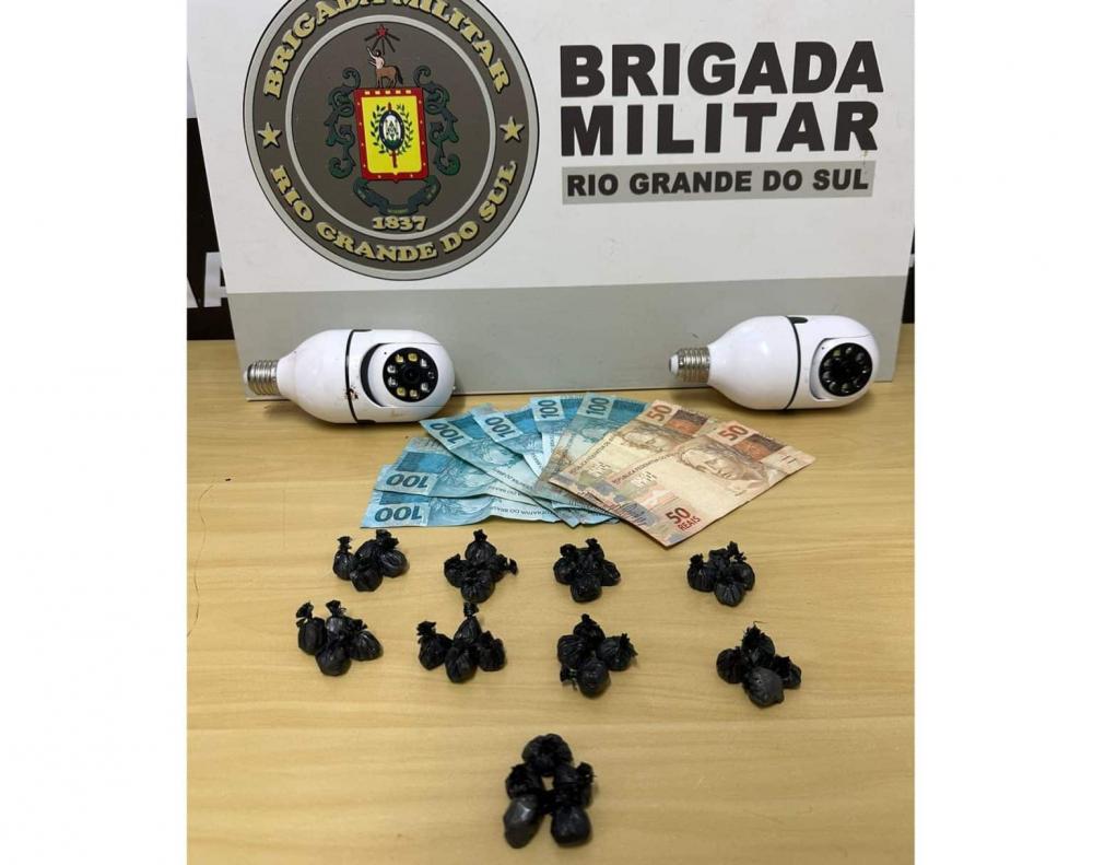 Materiais foram apreendidos na ação da Brigada Militar (Foto: 7ª BPM)
