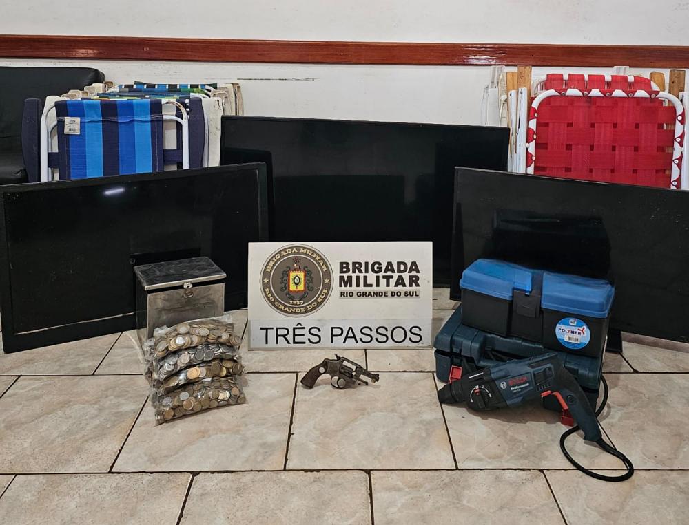 Materiais apreendidos durante a ação policial (Foto: 7º BPM) 