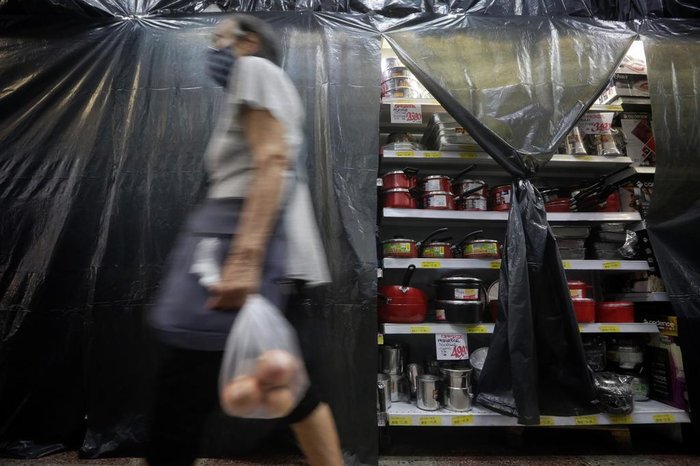 No caso do RS, o presidente da República cita decretos que vetam a venda de algumas mercadorias em estabelecimentos Mateus Bruxel / Agencia RBS