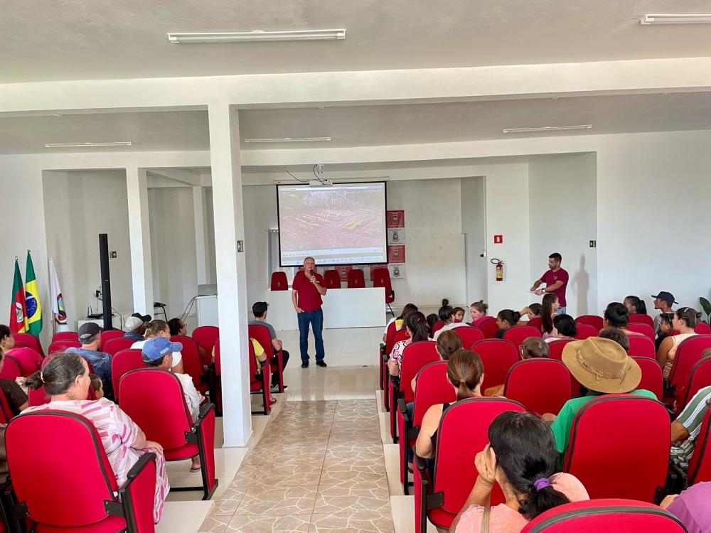 Encontro ocorreu no Auditório de Vista Gaúcha (Prefeitura de Vista Gaúcha)